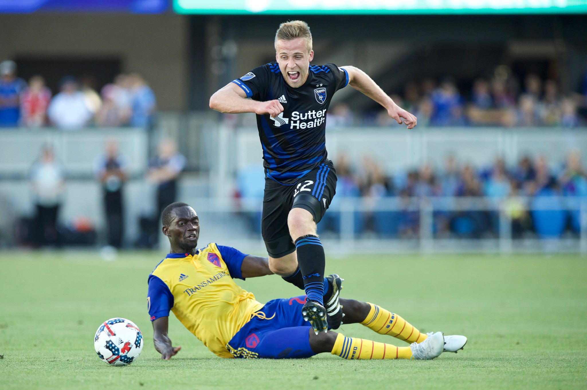 终以其惊险 终以其惊险